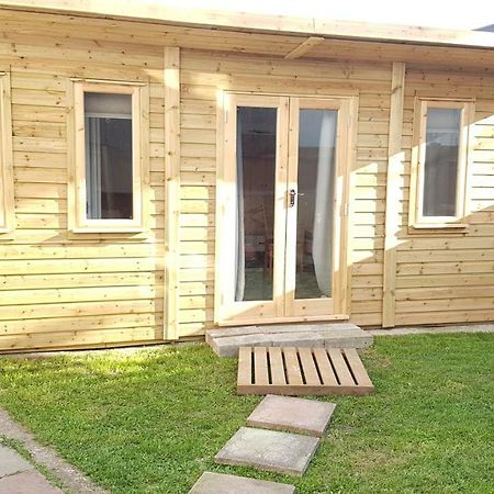 Urban Log Cabin Near Zone 2 Tube London Luaran gambar