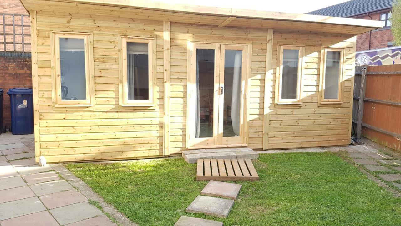 Urban Log Cabin Near Zone 2 Tube London Luaran gambar