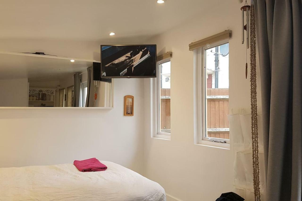 Urban Log Cabin Near Zone 2 Tube London Luaran gambar